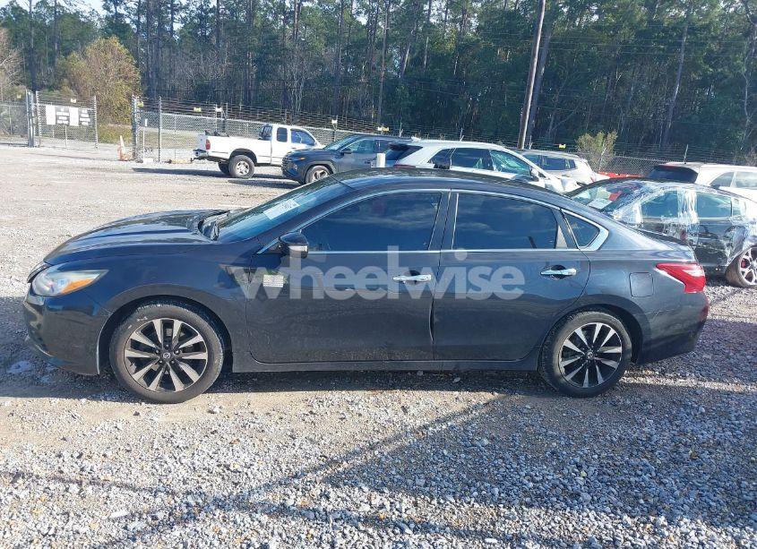 Photo 14 of 2018 Nissan Altima 2.5 SL (VIN 1N4AL3AP0JC147627)