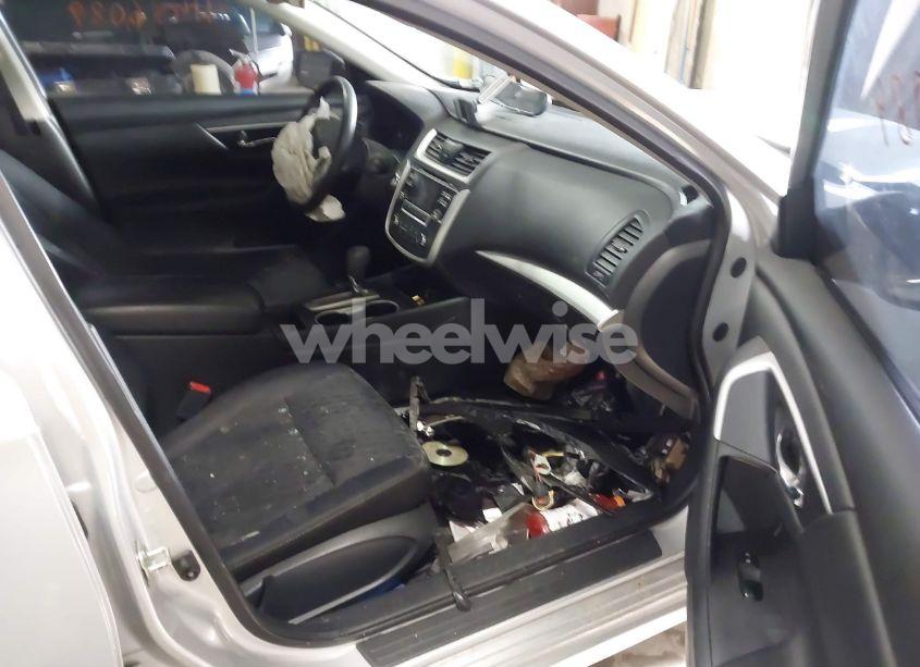 Photo 5 of 2018 Nissan Altima 2.5 S (VIN 1N4AL3AP0JC151600)