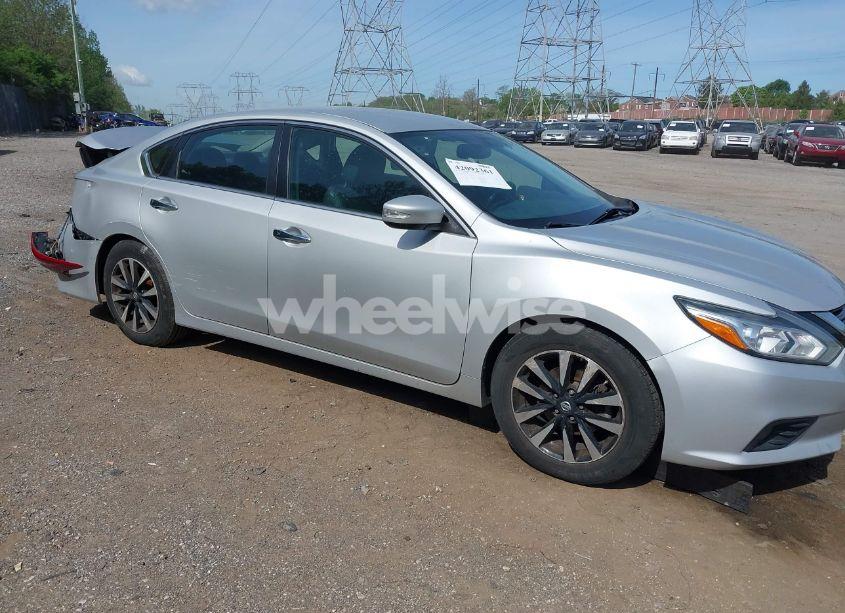 2018 Nissan Altima 2.5 SL (VIN 1N4AL3AP0JC155792) main photo