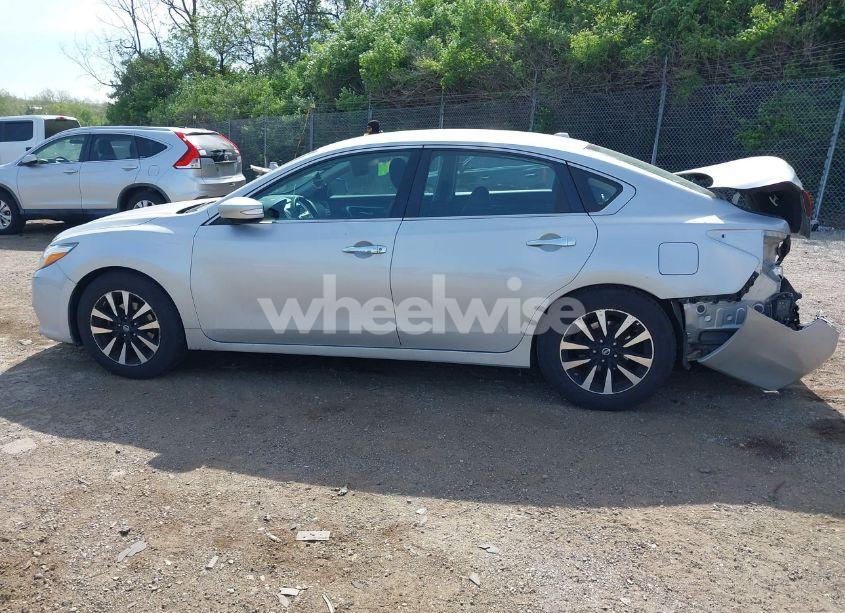Photo 15 of 2018 Nissan Altima 2.5 SL (VIN 1N4AL3AP0JC155792)