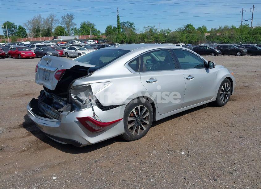 Photo 4 of 2018 Nissan Altima 2.5 SL (VIN 1N4AL3AP0JC155792)