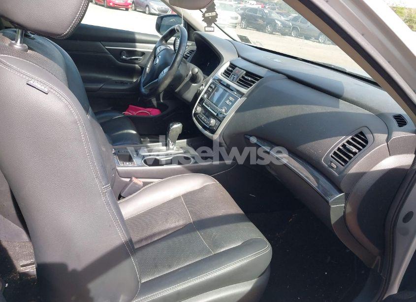 Photo 5 of 2018 Nissan Altima 2.5 SL (VIN 1N4AL3AP0JC155792)