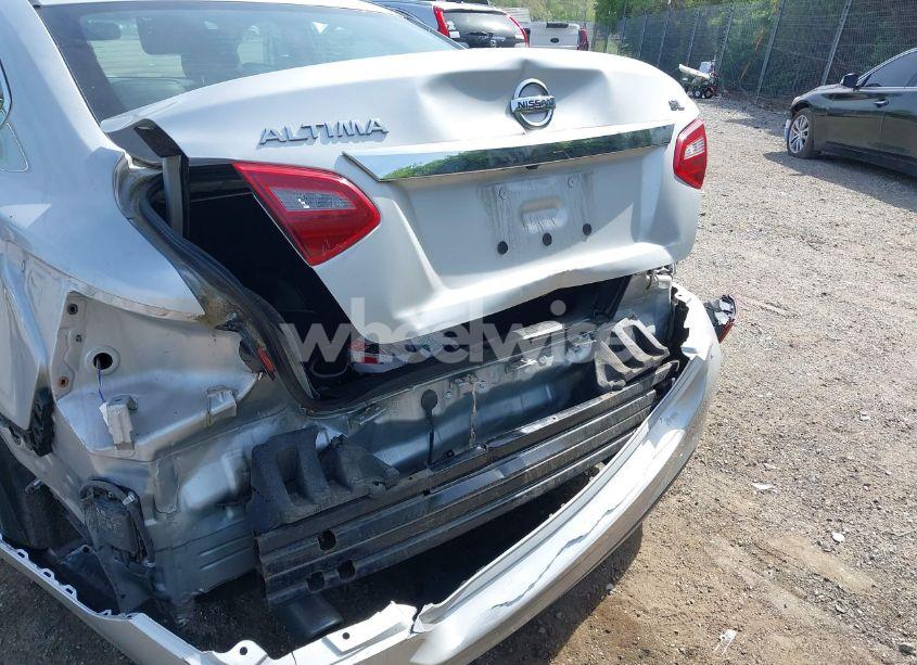 Photo 6 of 2018 Nissan Altima 2.5 SL (VIN 1N4AL3AP0JC155792)