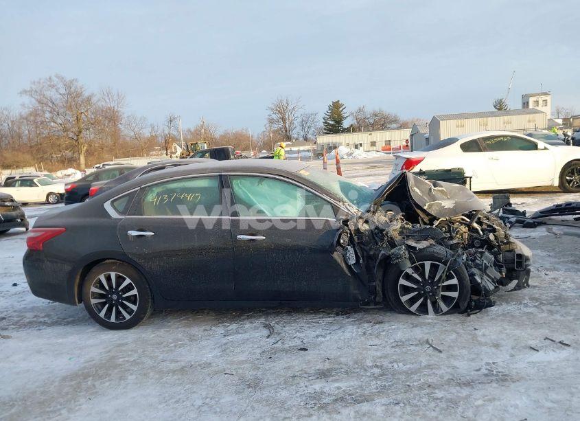 Photo 14 of 2018 Nissan Altima 2.5 SL (VIN 1N4AL3AP0JC158224)
