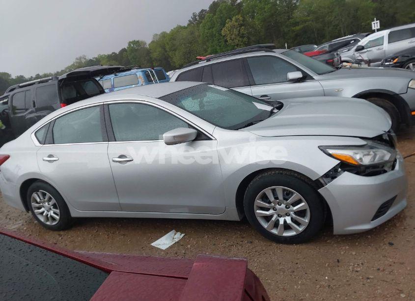 Photo 13 of 2018 Nissan Altima 2.5 S (VIN 1N4AL3AP0JC159938)