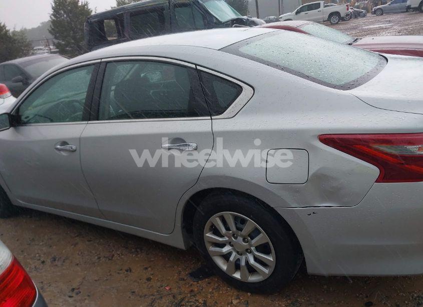 Photo 14 of 2018 Nissan Altima 2.5 S (VIN 1N4AL3AP0JC159938)