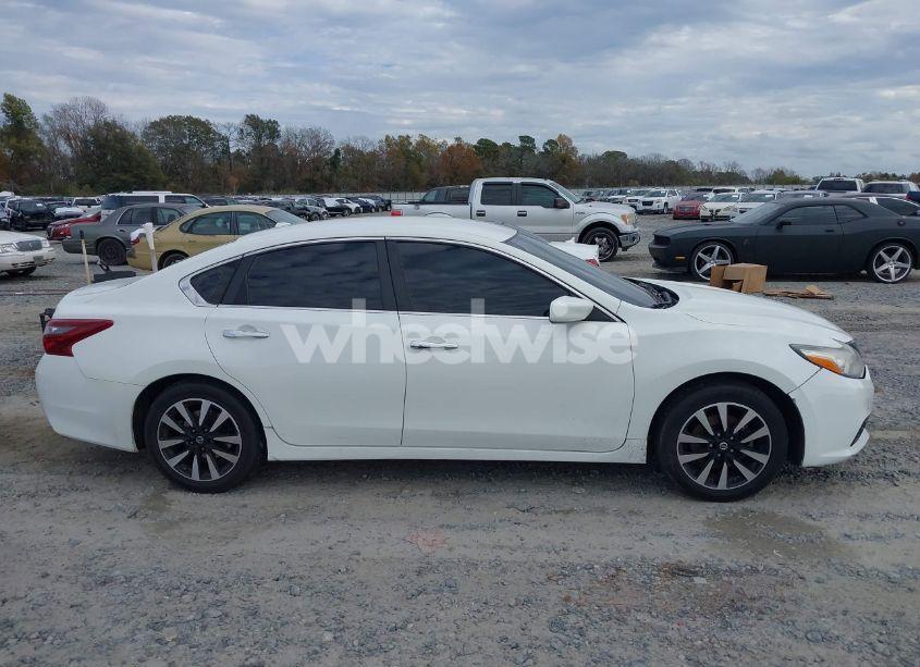 Photo 13 of 2018 Nissan Altima 2.5 SV (VIN 1N4AL3AP0JC161172)