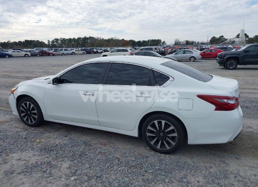 Photo 14 of 2018 Nissan Altima 2.5 SV (VIN 1N4AL3AP0JC161172)