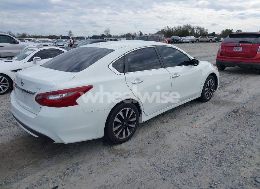 Photo 4 of 2018 Nissan Altima 2.5 SV (VIN 1N4AL3AP0JC161172)