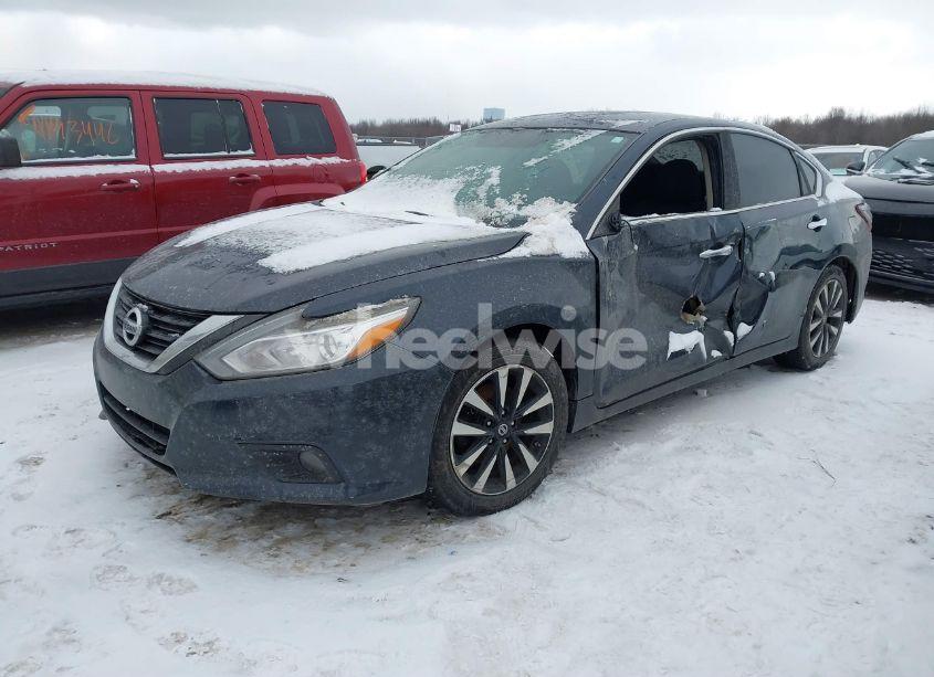 Photo 2 of 2018 Nissan Altima 2.5 SV (VIN 1N4AL3AP0JC165092)