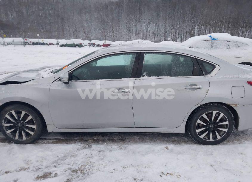 Photo 15 of 2018 Nissan Altima 2.5 SL (VIN 1N4AL3AP0JC167814)