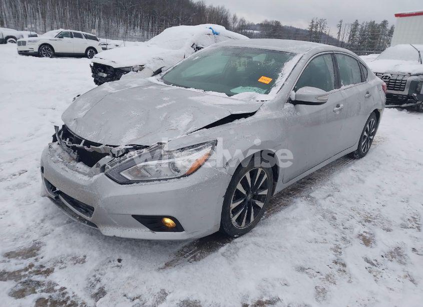 Photo 2 of 2018 Nissan Altima 2.5 SL (VIN 1N4AL3AP0JC167814)
