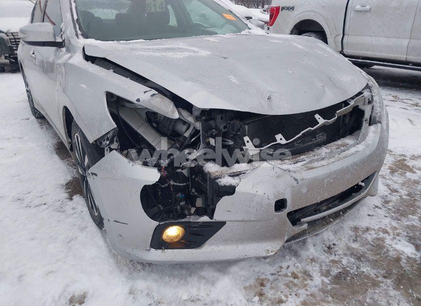 Photo 6 of 2018 Nissan Altima 2.5 SL (VIN 1N4AL3AP0JC167814)