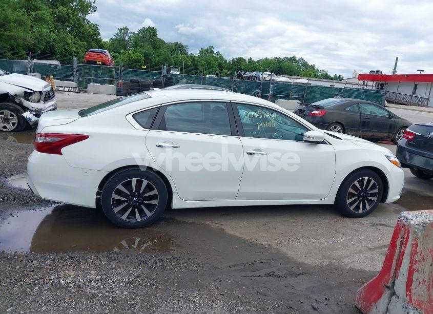 Photo 13 of 2018 Nissan Altima 2.5 SL (VIN 1N4AL3AP0JC169482)