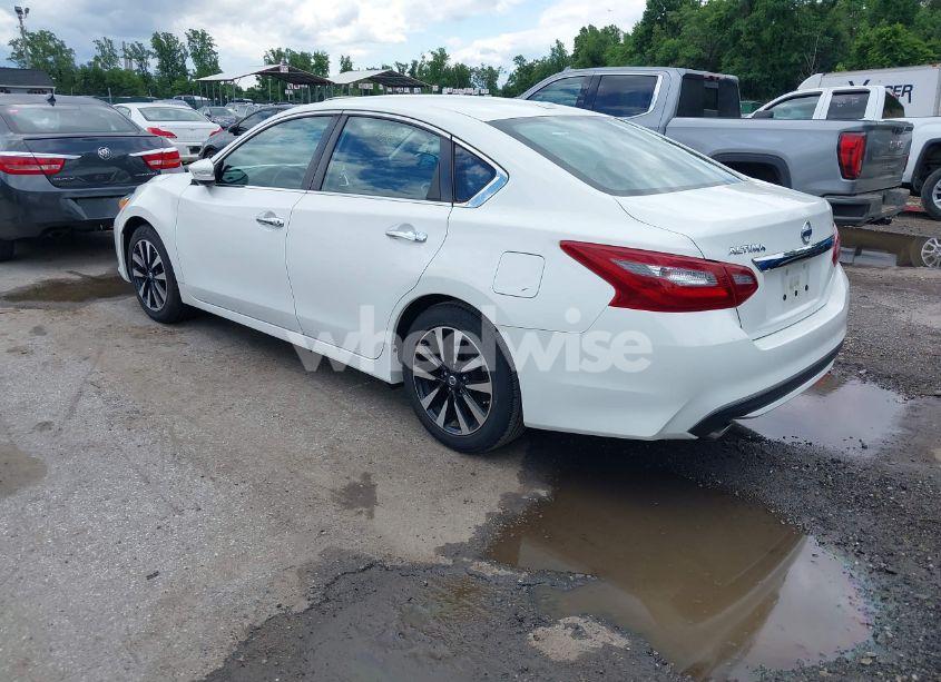 Photo 3 of 2018 Nissan Altima 2.5 SL (VIN 1N4AL3AP0JC169482)