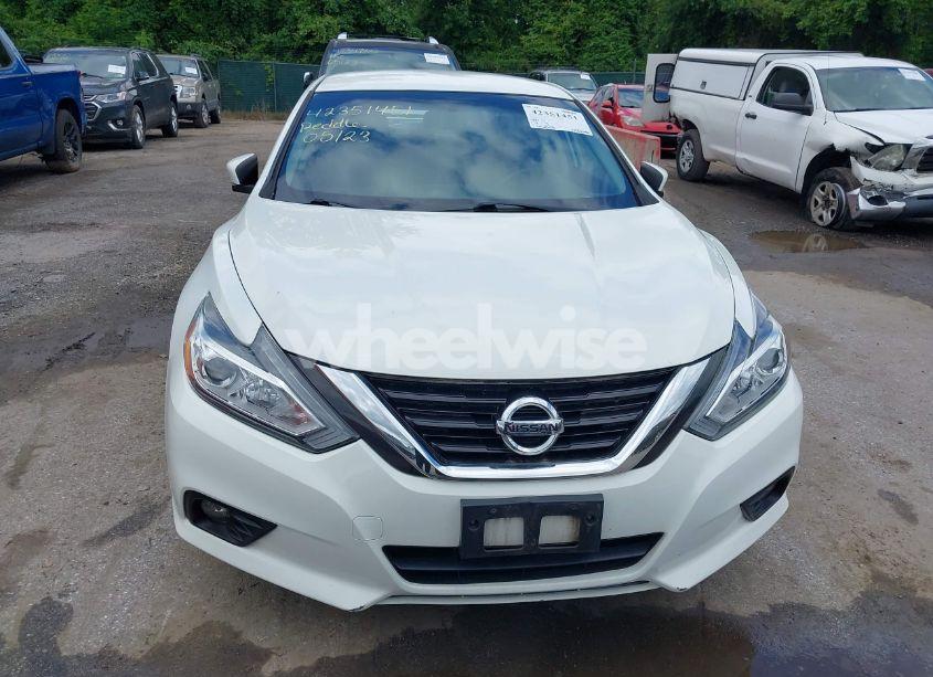 Photo 6 of 2018 Nissan Altima 2.5 SL (VIN 1N4AL3AP0JC169482)