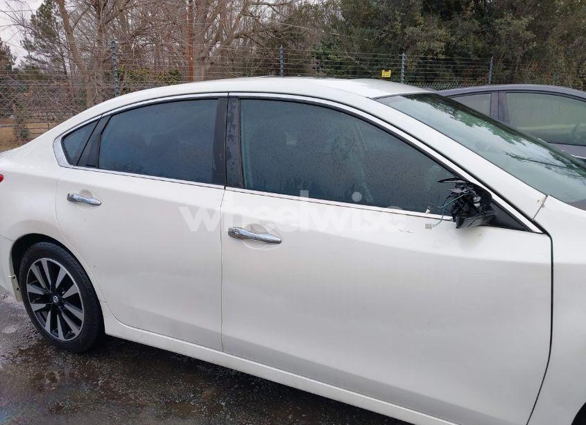 Photo 13 of 2018 Nissan Altima 2.5 SV (VIN 1N4AL3AP0JC172799)