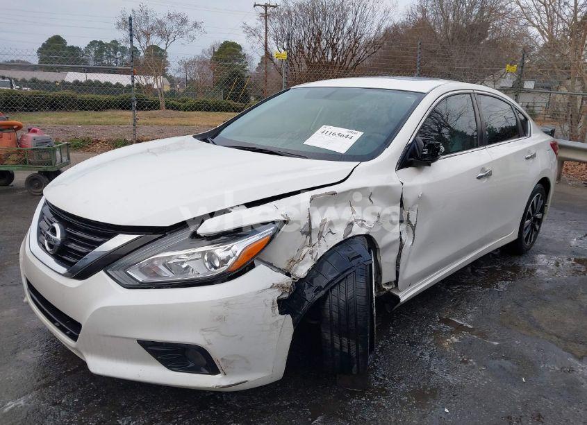 Photo 2 of 2018 Nissan Altima 2.5 SV (VIN 1N4AL3AP0JC172799)