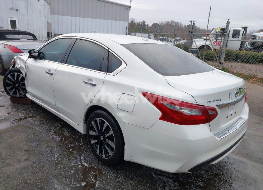 Photo 3 of 2018 Nissan Altima 2.5 SV (VIN 1N4AL3AP0JC172799)