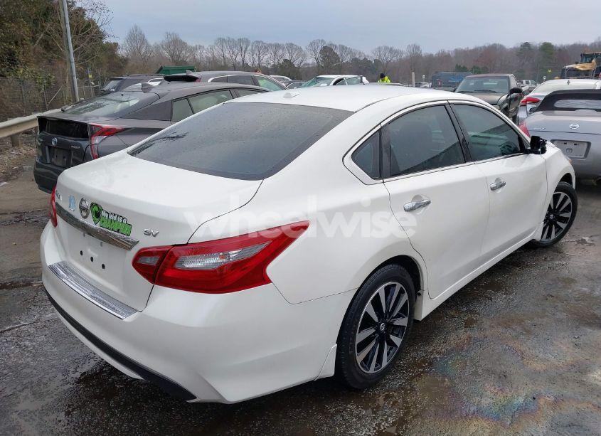 Photo 4 of 2018 Nissan Altima 2.5 SV (VIN 1N4AL3AP0JC172799)