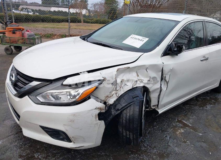 Photo 6 of 2018 Nissan Altima 2.5 SV (VIN 1N4AL3AP0JC172799)