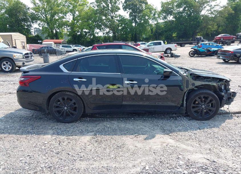 Photo 14 of 2018 Nissan Altima 2.5 SR (VIN 1N4AL3AP0JC187335)