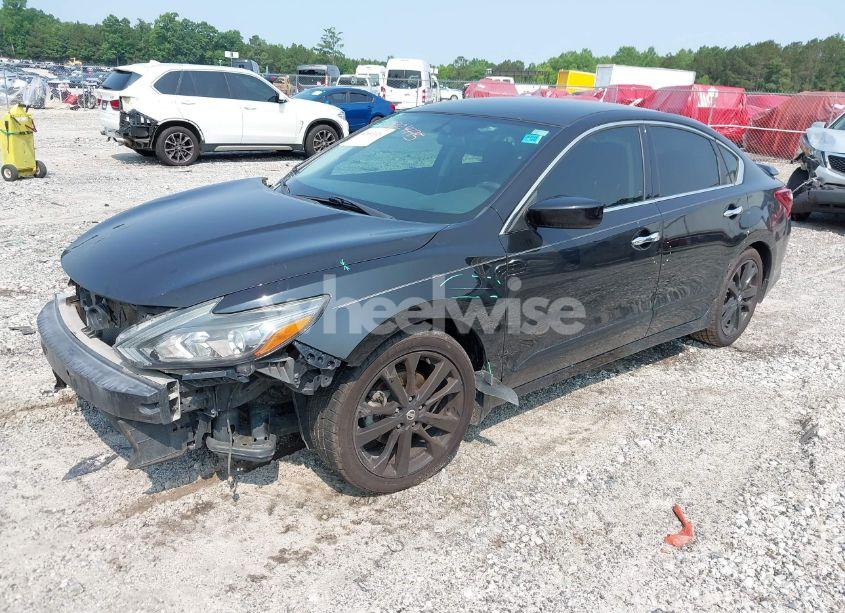 Photo 2 of 2018 Nissan Altima 2.5 SR (VIN 1N4AL3AP0JC187335)