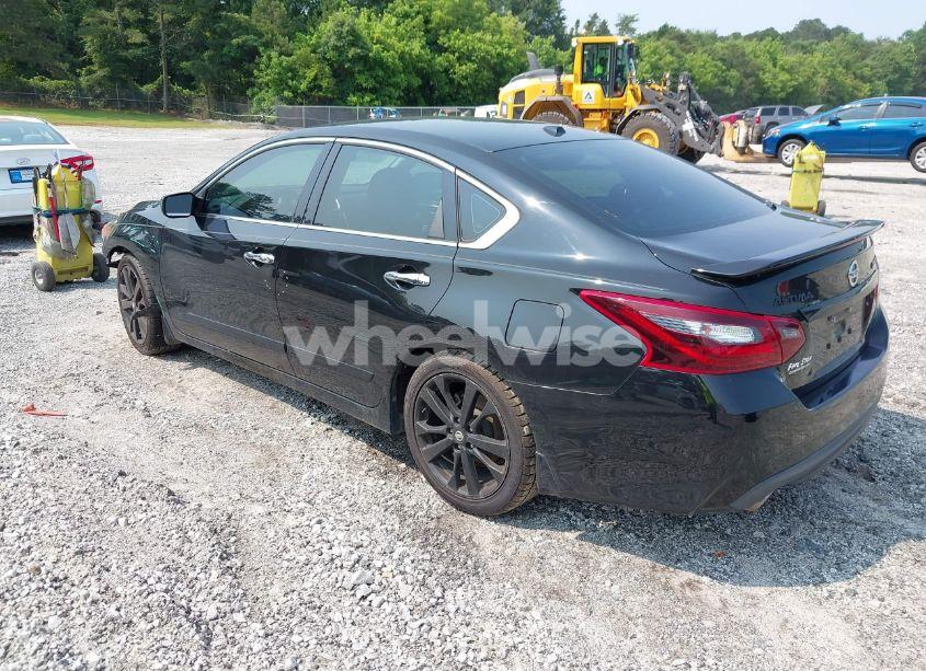 Photo 3 of 2018 Nissan Altima 2.5 SR (VIN 1N4AL3AP0JC187335)
