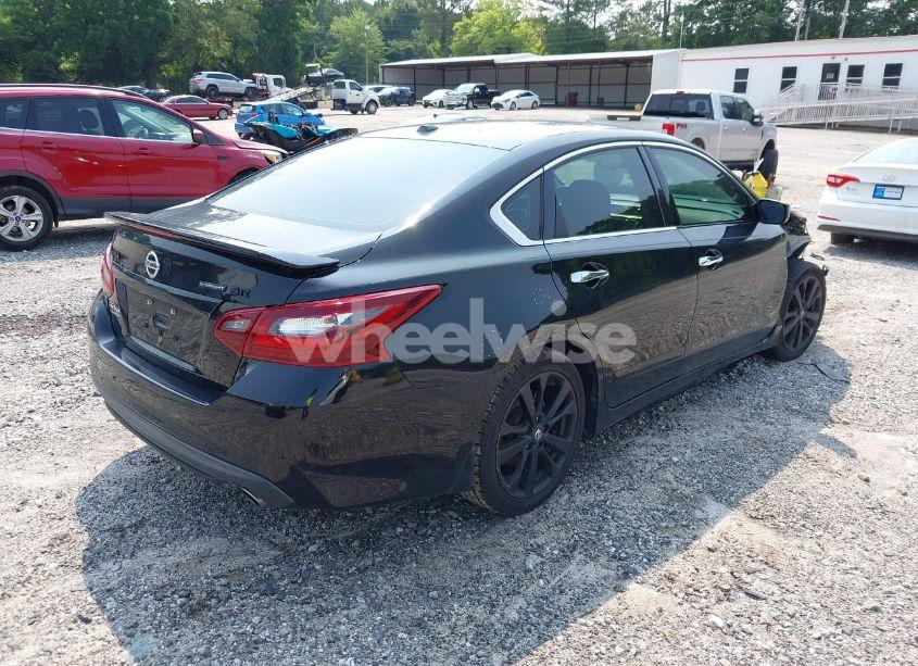 Photo 4 of 2018 Nissan Altima 2.5 SR (VIN 1N4AL3AP0JC187335)