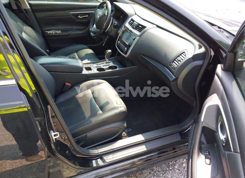 Photo 5 of 2018 Nissan Altima 2.5 SR (VIN 1N4AL3AP0JC187335)