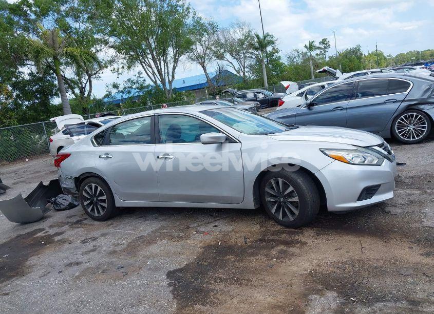 Photo 13 of 2018 Nissan Altima 2.5 SV (VIN 1N4AL3AP0JC188288)