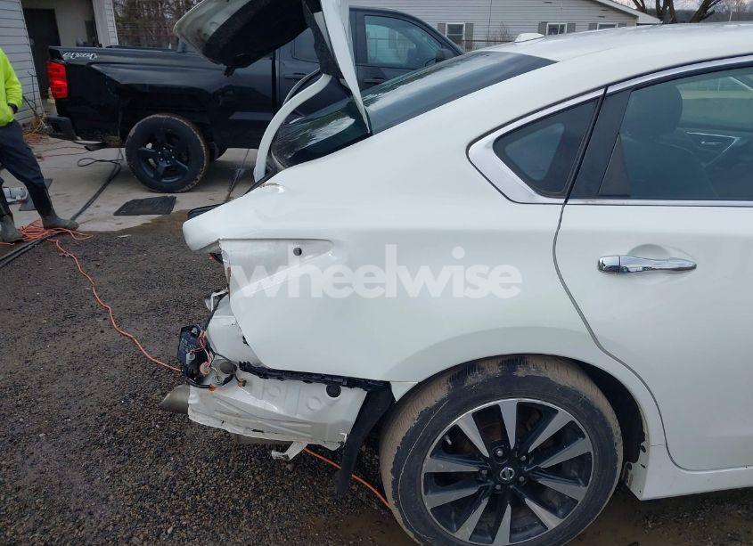 Photo 18 of 2018 Nissan Altima 2.5 SL (VIN 1N4AL3AP0JC190302)