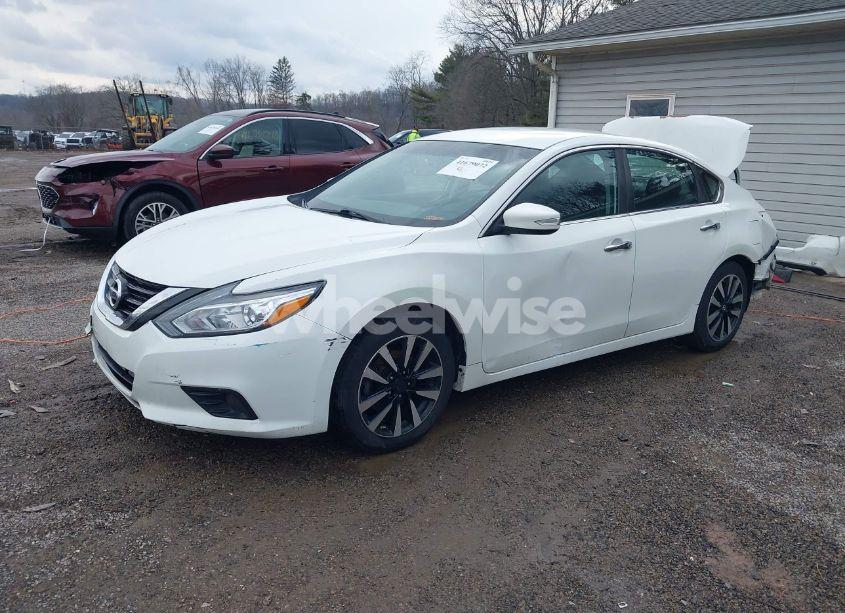 Photo 2 of 2018 Nissan Altima 2.5 SL (VIN 1N4AL3AP0JC190302)