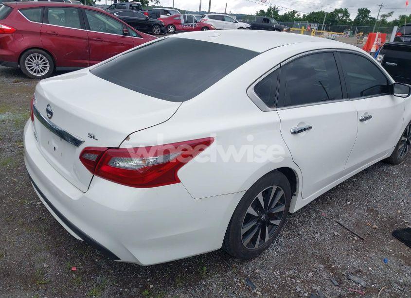 Photo 4 of 2018 Nissan Altima 2.5 SL (VIN 1N4AL3AP0JC192342)
