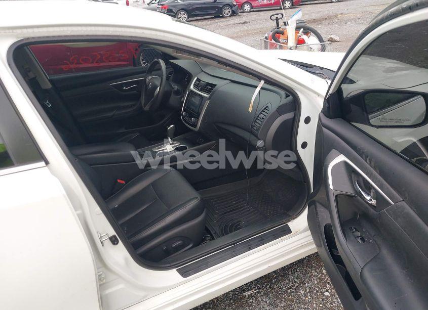 Photo 5 of 2018 Nissan Altima 2.5 SL (VIN 1N4AL3AP0JC192342)