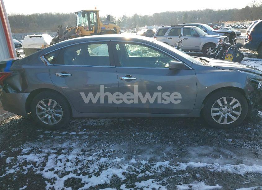 Photo 13 of 2018 Nissan Altima 2.5 S (VIN 1N4AL3AP0JC196729)