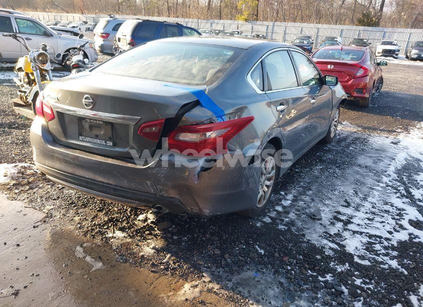 Photo 4 of 2018 Nissan Altima 2.5 S (VIN 1N4AL3AP0JC196729)