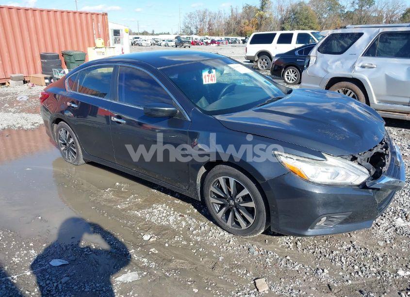 2018 Nissan Altima 2.5 SV (VIN 1N4AL3AP0JC198562) main photo