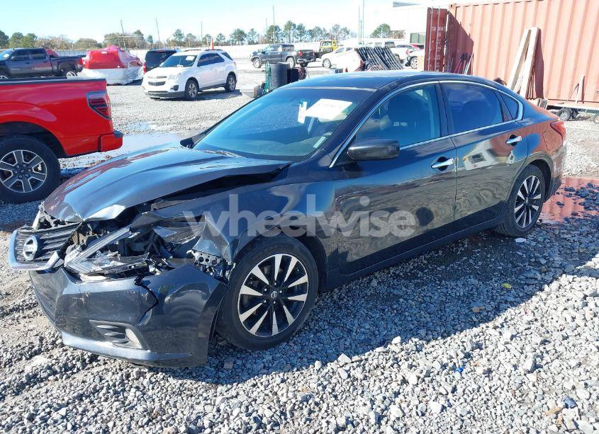 Photo 2 of 2018 Nissan Altima 2.5 SV (VIN 1N4AL3AP0JC198562)
