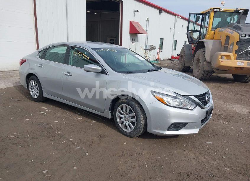2018 Nissan Altima 2.5 S (VIN 1N4AL3AP0JC199730) main photo