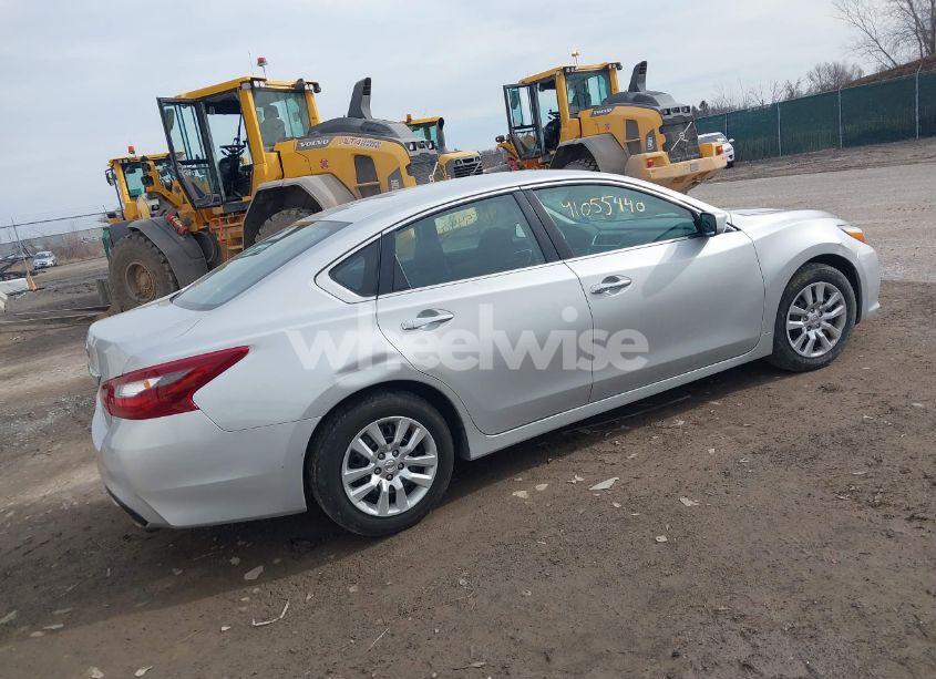 Photo 4 of 2018 Nissan Altima 2.5 S (VIN 1N4AL3AP0JC199730)