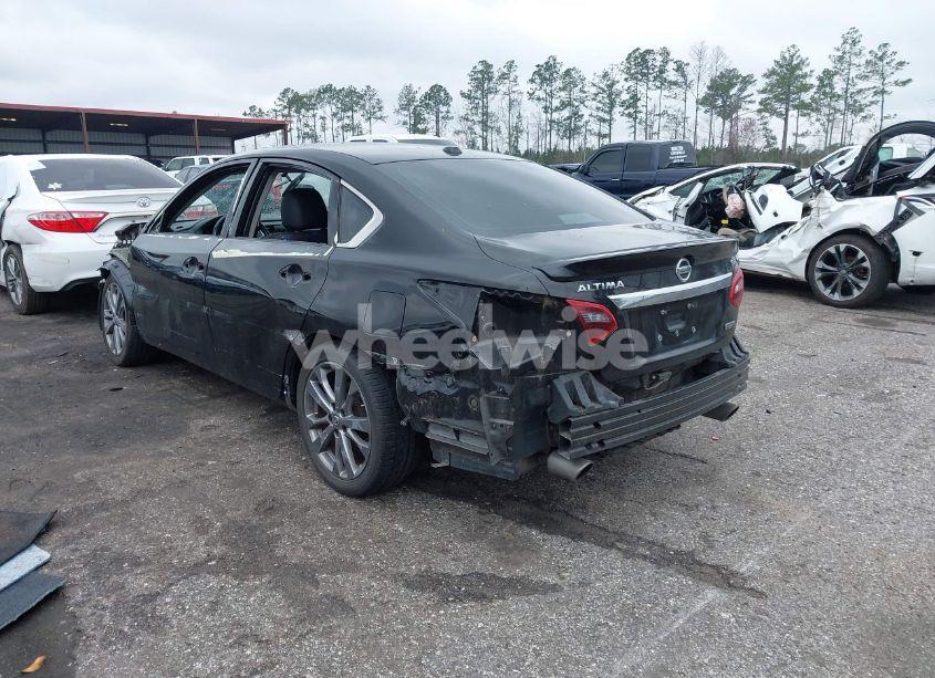 Photo 3 of 2018 Nissan Altima 2.5 SR (VIN 1N4AL3AP0JC200178)