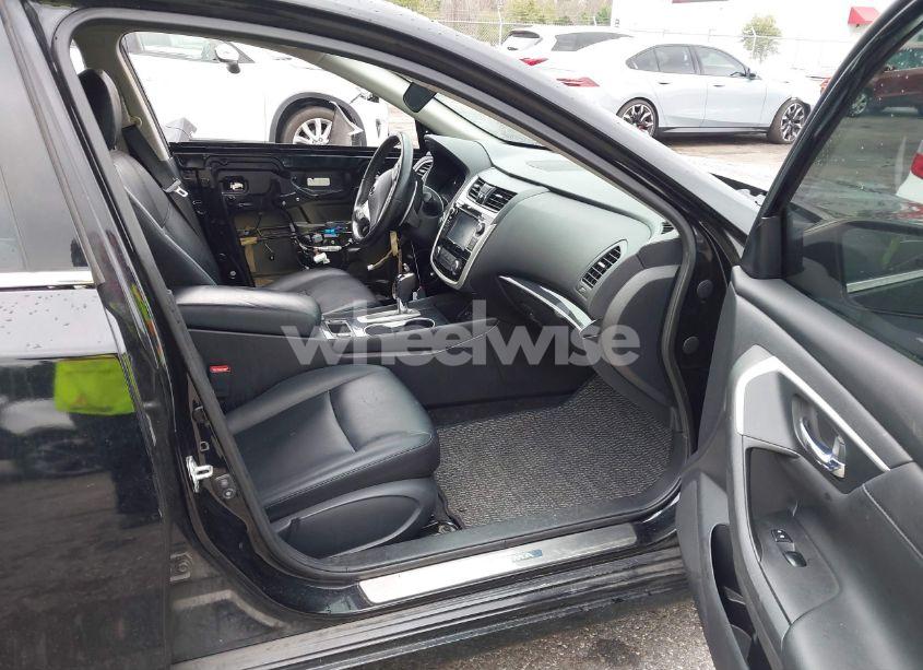 Photo 5 of 2018 Nissan Altima 2.5 SR (VIN 1N4AL3AP0JC200178)