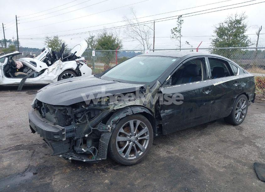 Photo 6 of 2018 Nissan Altima 2.5 SR (VIN 1N4AL3AP0JC200178)