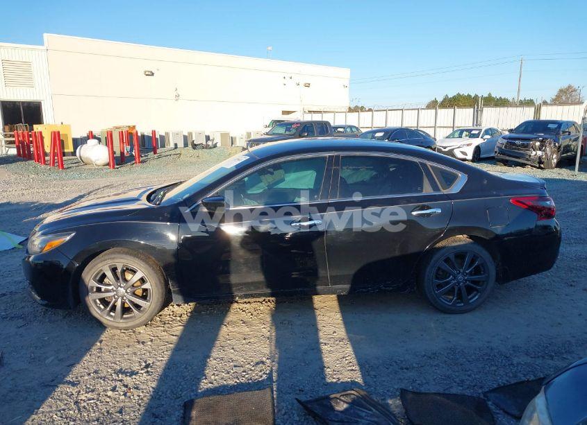 Photo 15 of 2018 Nissan Altima 2.5 SR (VIN 1N4AL3AP0JC206319)