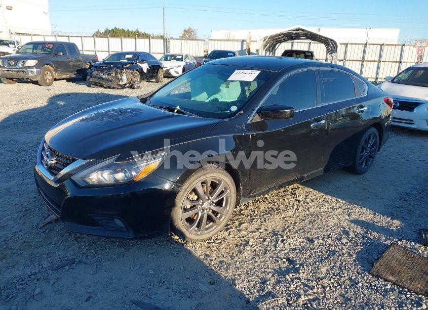 Photo 2 of 2018 Nissan Altima 2.5 SR (VIN 1N4AL3AP0JC206319)