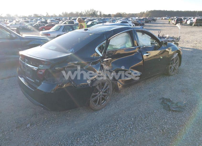 Photo 4 of 2018 Nissan Altima 2.5 SR (VIN 1N4AL3AP0JC206319)