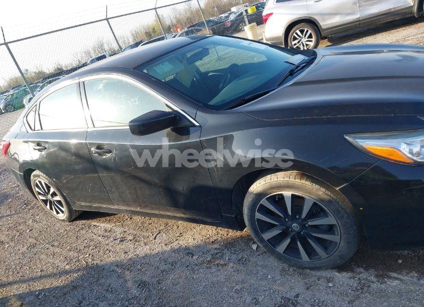 Photo 13 of 2018 Nissan Altima 2.5 SV (VIN 1N4AL3AP0JC209978)