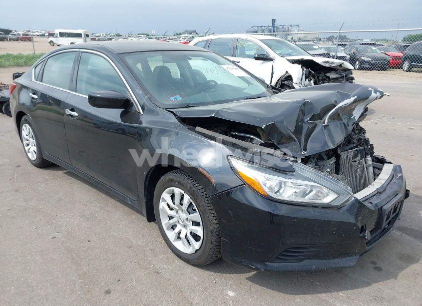 2018 Nissan Altima 2.5 S (VIN 1N4AL3AP0JC220107) main photo