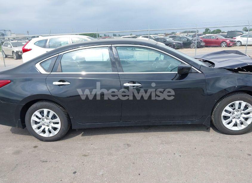 Photo 13 of 2018 Nissan Altima 2.5 S (VIN 1N4AL3AP0JC220107)